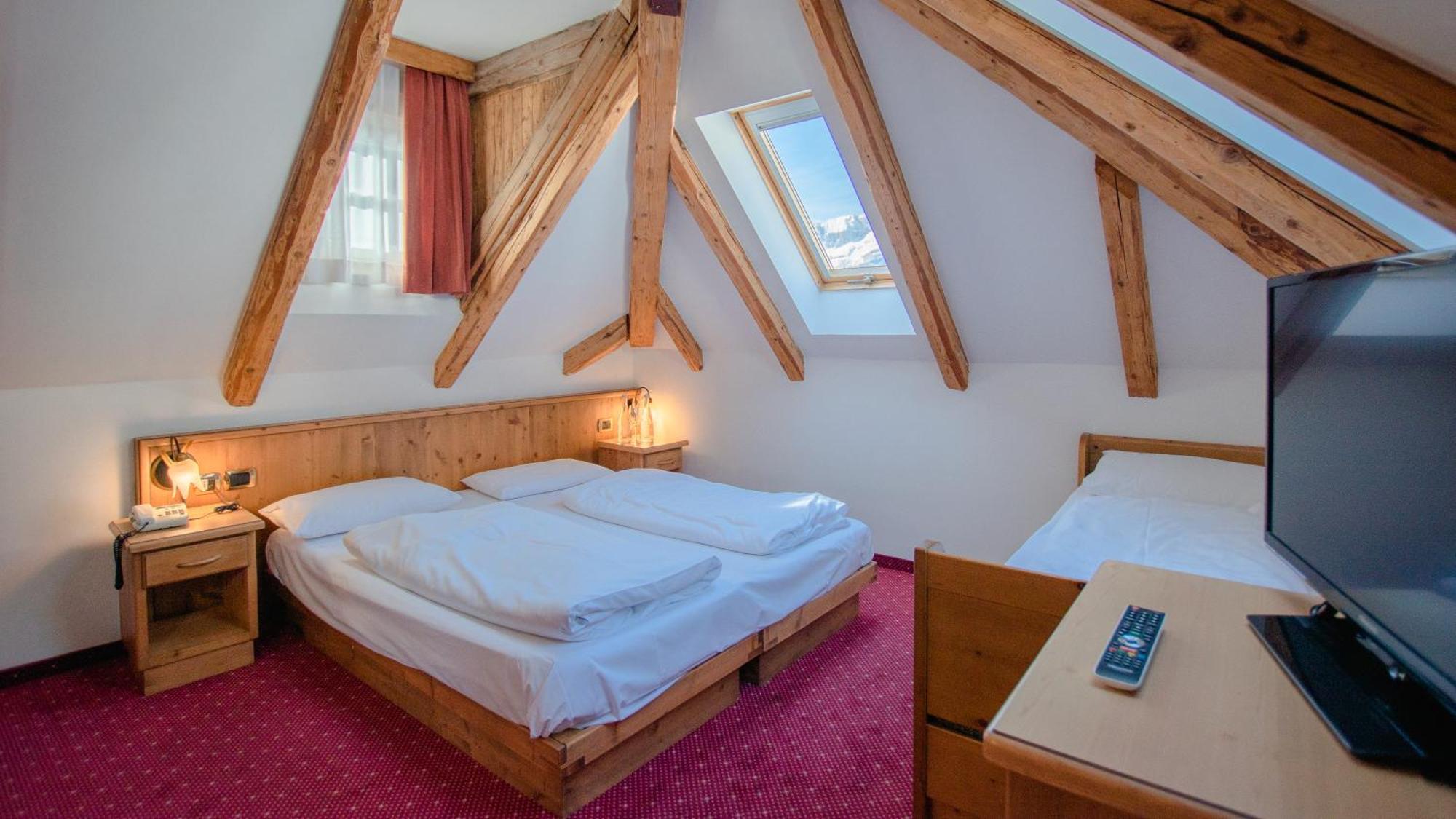 Hotel Dolomiti Schloss 4*