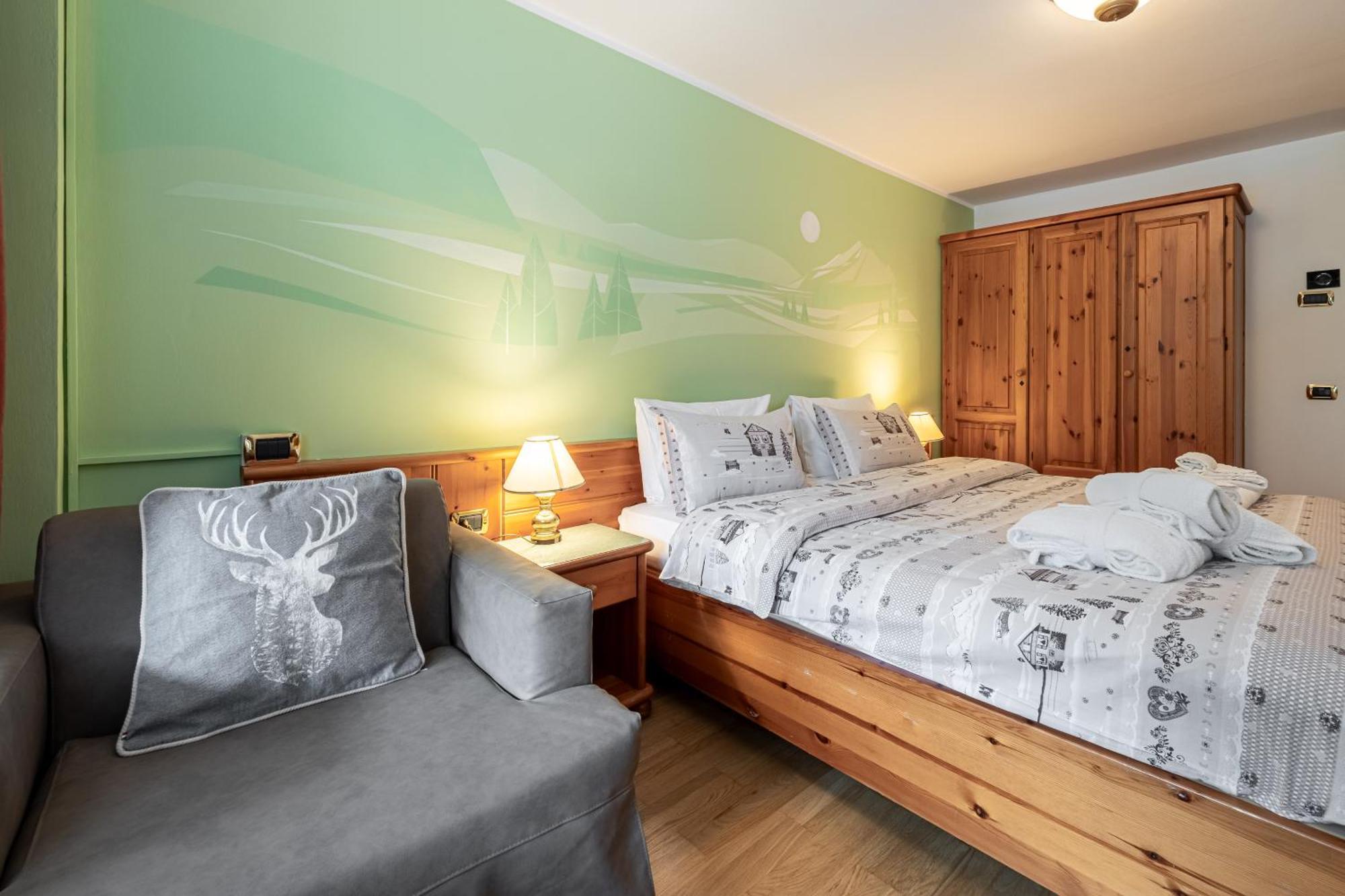 Hotel Dolomiti Schloss Canazei